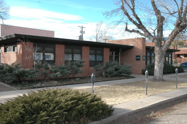 Stop No. 31: Bunts Building
21 East Monument Street
Built 1949
Architect Edward L. Bunts