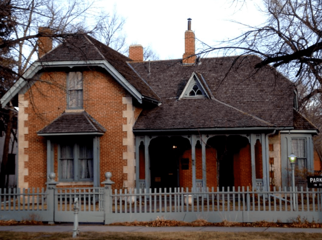Photograph of the McAllister House at 423 North Cascade Avenue in Colorado Springs